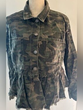 Mud Pie Womens Camouflage Utility Peplum Jacket - Green